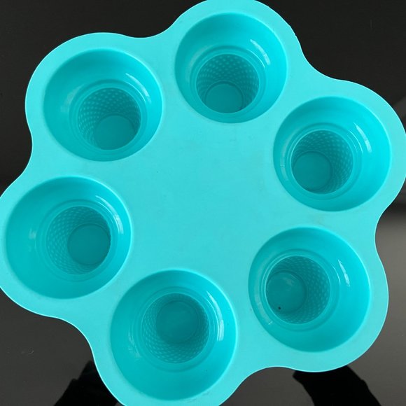 Silicone 6 Cupcake Baking Tray - Icecream cone shape - Picture 4 of 5